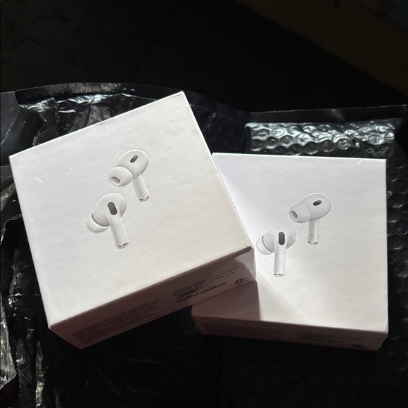 (BRAND NEW 1 LEFT)‼️ Apple AirPods Pro 2nd Generation